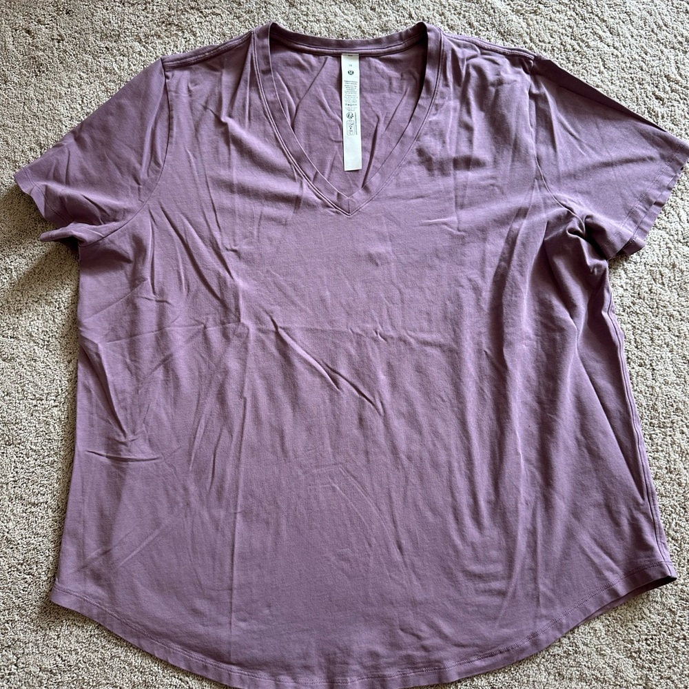 Women's Lululemon V-Neck Love t-shirt
